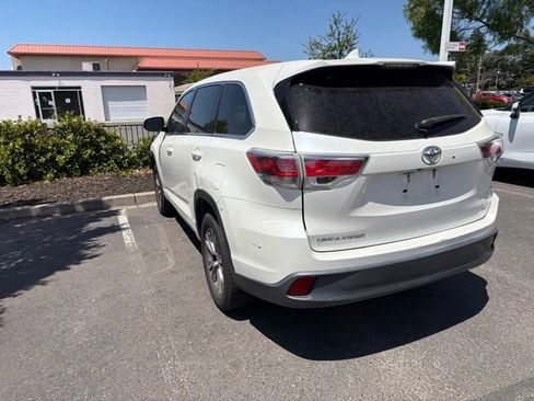 Used 2014 Toyota Highlander Plus FWD image 11