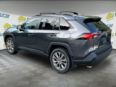 Used 2022 Toyota RAV4 XLE Premium AWD/4WD image 5