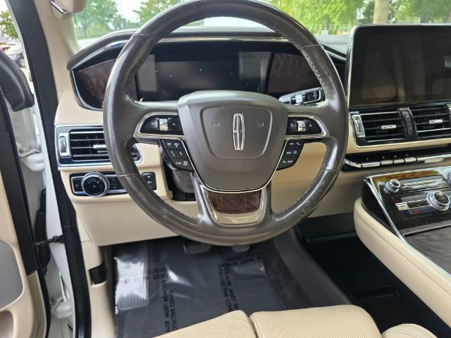 Used 2021 Lincoln Navigator Reserve w/ Luxury Package AWD/4WD image 8