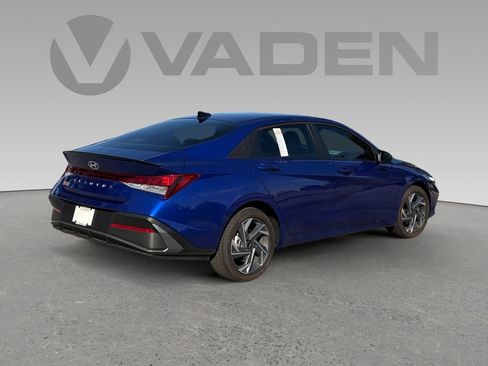 New 2025 Hyundai Elantra Sport image 17