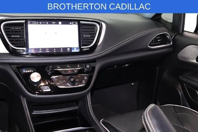 Used 2023 Chrysler Pacifica Limited w/ S Appearance Package FWD image 26