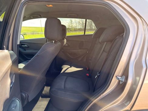 Used 2018 Chevrolet Trax LT FWD image 22