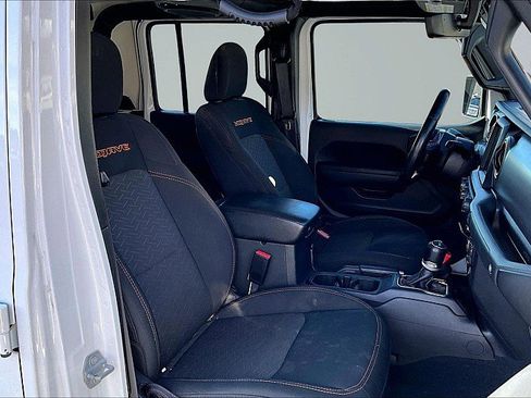 Used 2022 Jeep Gladiator Mojave w/ Cold Weather Group image 7