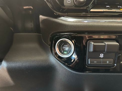 Used 2024 Chevrolet Silverado 1500 High Country image 23