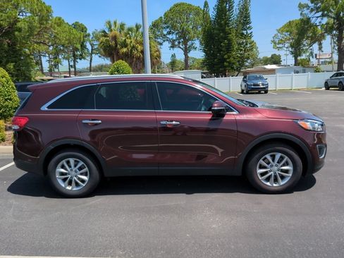 Used 2017 Kia Sorento FWD w/ LX Convenience Package image 11