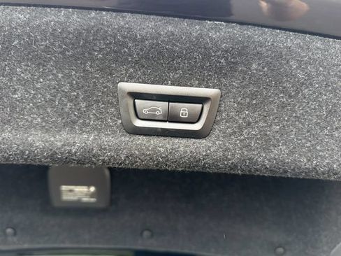 Used 2025 BMW 330i xDrive Sedan AWD/4WD image 26