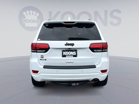 Used 2018 Jeep Grand Cherokee Altitude AWD/4WD image 5