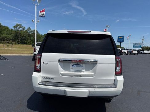 Used 2017 GMC Yukon Denali w/ Open Road Package RWD image 4