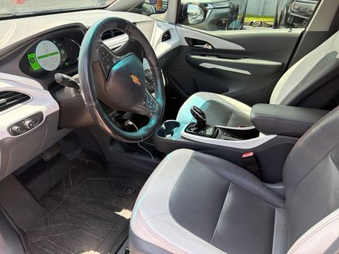 Used 2020 Chevrolet Bolt Premier w/ Infotainment Package FWD image 10