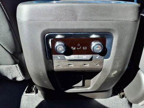 New 2026 Chevrolet Suburban Premier image 6