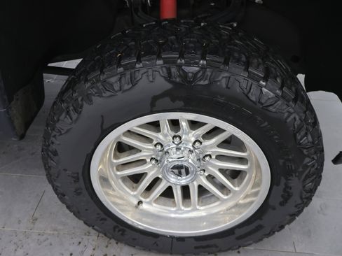 Used 2024 Chevrolet Silverado 2500 LT image 3