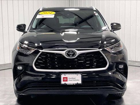Certified 2024 Toyota Highlander XLE image 2