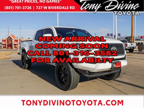 Used 2018 Toyota Tacoma TRD Sport image 1