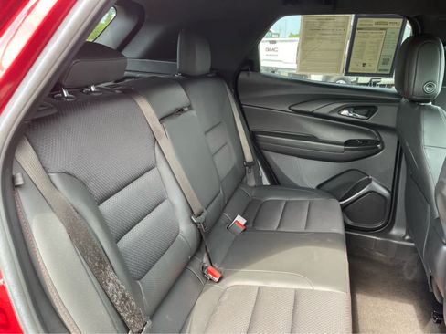 Used 2022 Chevrolet TrailBlazer RS w/ Technology Package FWD image 30