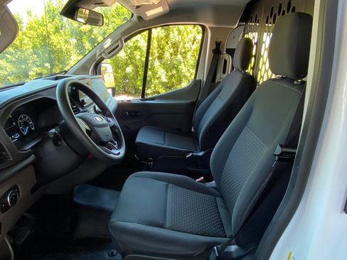 Used 2025 Ford Transit 250 Low Roof w/ Exterior Upgrade Package RWD image 33