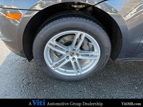 Used 2020 Porsche Macan image 12