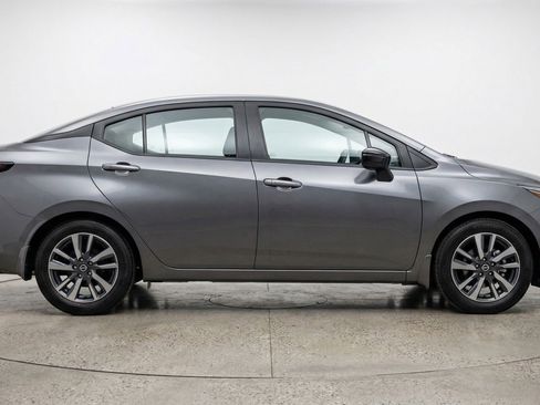 Used 2025 Nissan Versa SV image 11