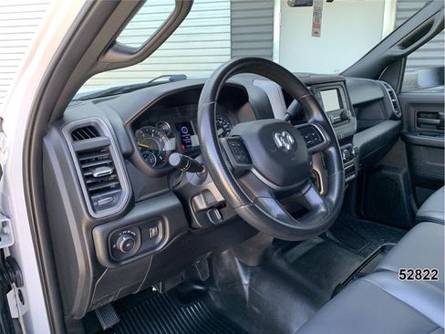 Used 2021 RAM 5500 Tradesman w/ Chrome Appearance Group RWD image 25