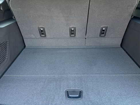 New 2026 Chevrolet Suburban High Country image 15