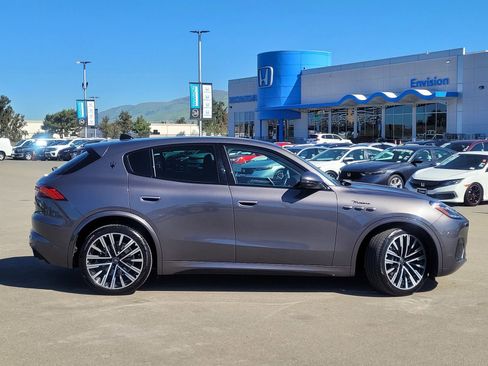 Used 2023 Maserati Grecale Modena image 4