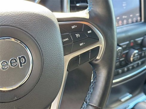 Used 2019 Jeep Grand Cherokee Laredo image 31