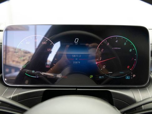 Used 2023 Mercedes-Benz C 300 Sedan image 16