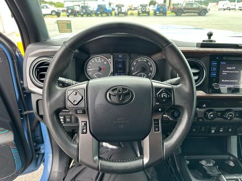 Used 2019 Toyota Tacoma TRD Sport w/ Technology Package AWD/4WD image 13