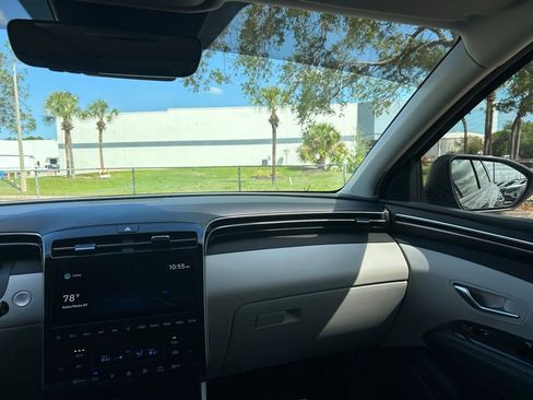 Used 2022 Hyundai Tucson Limited image 10