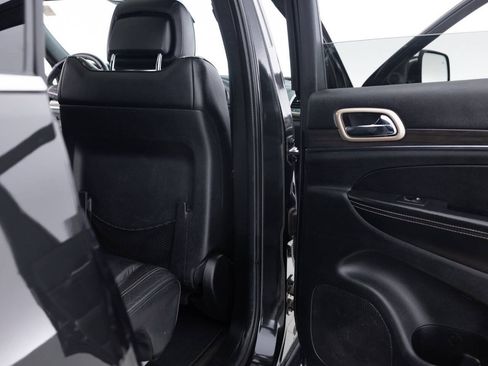 Used 2014 Jeep Grand Cherokee Overland w/ Advanced Technology Group AWD/4WD image 30