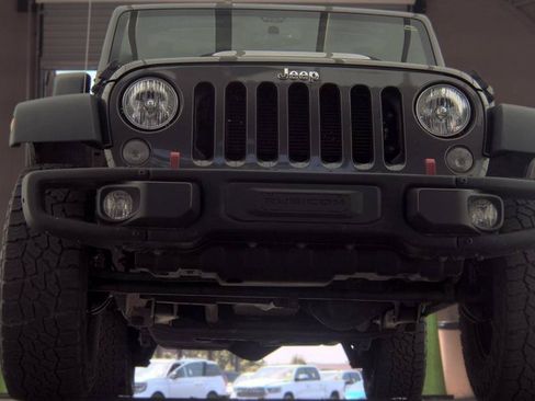 Used 2016 Jeep Wrangler Unlimited Rubicon AWD/4WD image 3
