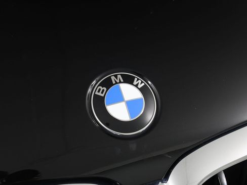 Used 2023 BMW 540i w/ Premium Package RWD image 27