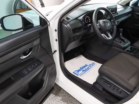 Used 2023 Honda CR-V EX image 3