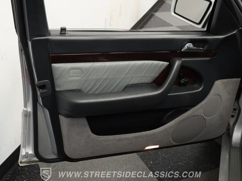 Used 1999 Mercedes-Benz S 500 Sedan image 34
