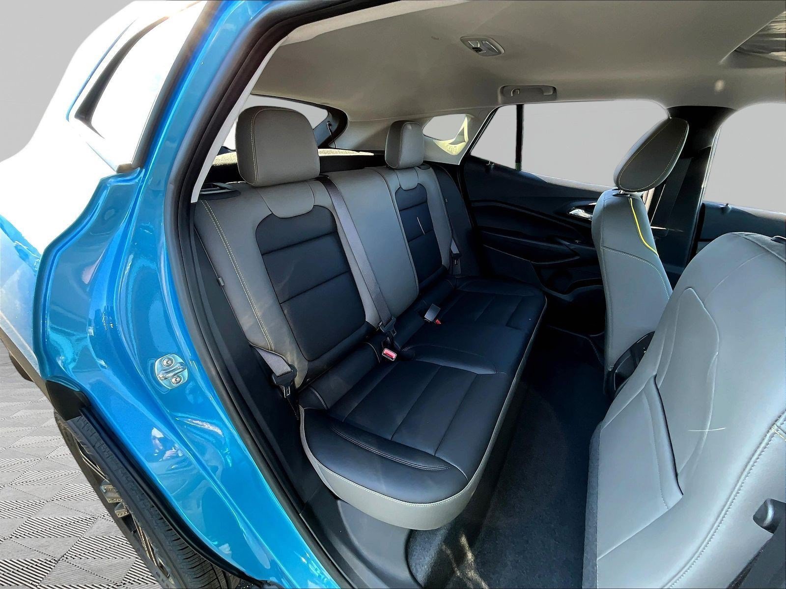 New 2026 Chevrolet Trax ACTIV w/ Sunroof Package FWD image 20