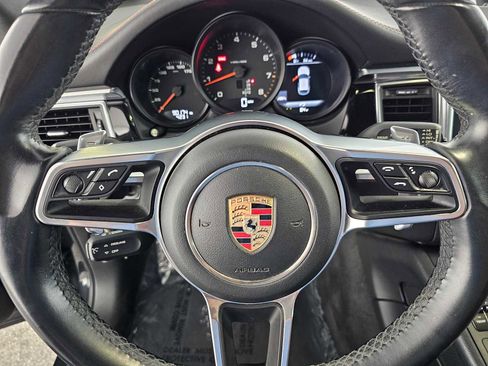 Used 2017 Porsche Macan image 22