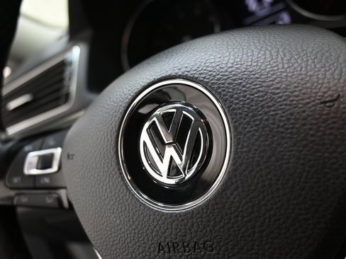 Used 2017 Volkswagen Passat 1.8T R-Line image 29