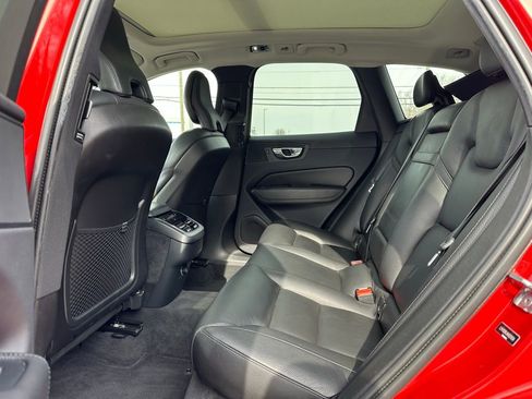 Used 2019 Volvo XC60 T5 Inscription image 23
