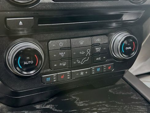 Used 2018 Ford F250 Platinum w/ Platinum Ultimate Package AWD/4WD image 16