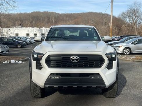 Used 2024 Toyota Tacoma TRD Off-Road image 2