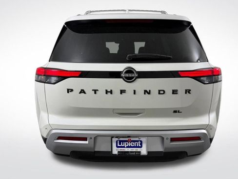 Used 2024 Nissan Pathfinder SL w/ Black Appearance Package FWD image 5