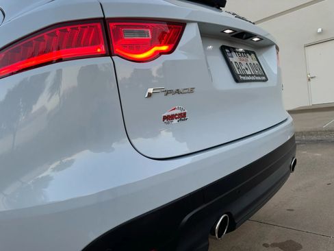 Used 2018 Jaguar F-PACE Portfolio image 11