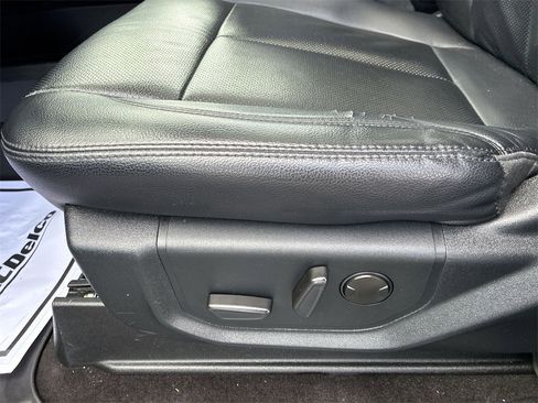 Used 2020 Ford Expedition XLT w/ Equipment Group 202A image 12