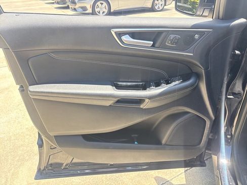 Used 2020 Ford Edge Titanium w/ Equipment Group 301A FWD image 16