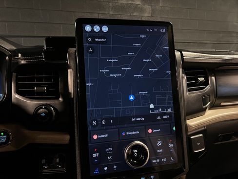 Used 2023 Ford Expedition Platinum image 40