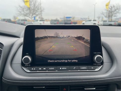 Used 2025 Nissan Rogue SV image 19