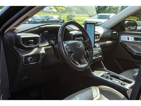 Used 2021 Ford Explorer Platinum w/ Equipment Group 601A image 11