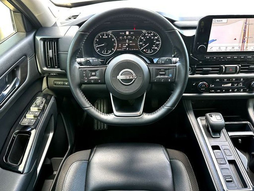 Used 2024 Nissan Pathfinder SL w/ SL Premium Package FWD image 23