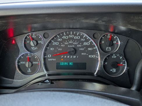 Used 2024 Chevrolet Express 2500 w/ Driver Convenience Package image 18