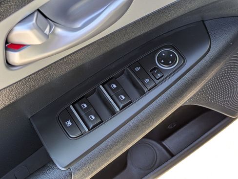 Used 2022 Kia Forte LXS image 11