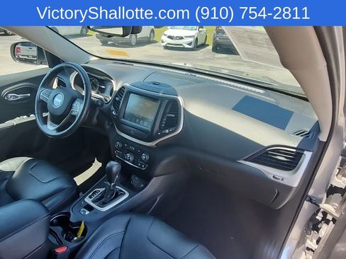 Used 2015 Jeep Cherokee Limited AWD/4WD image 34